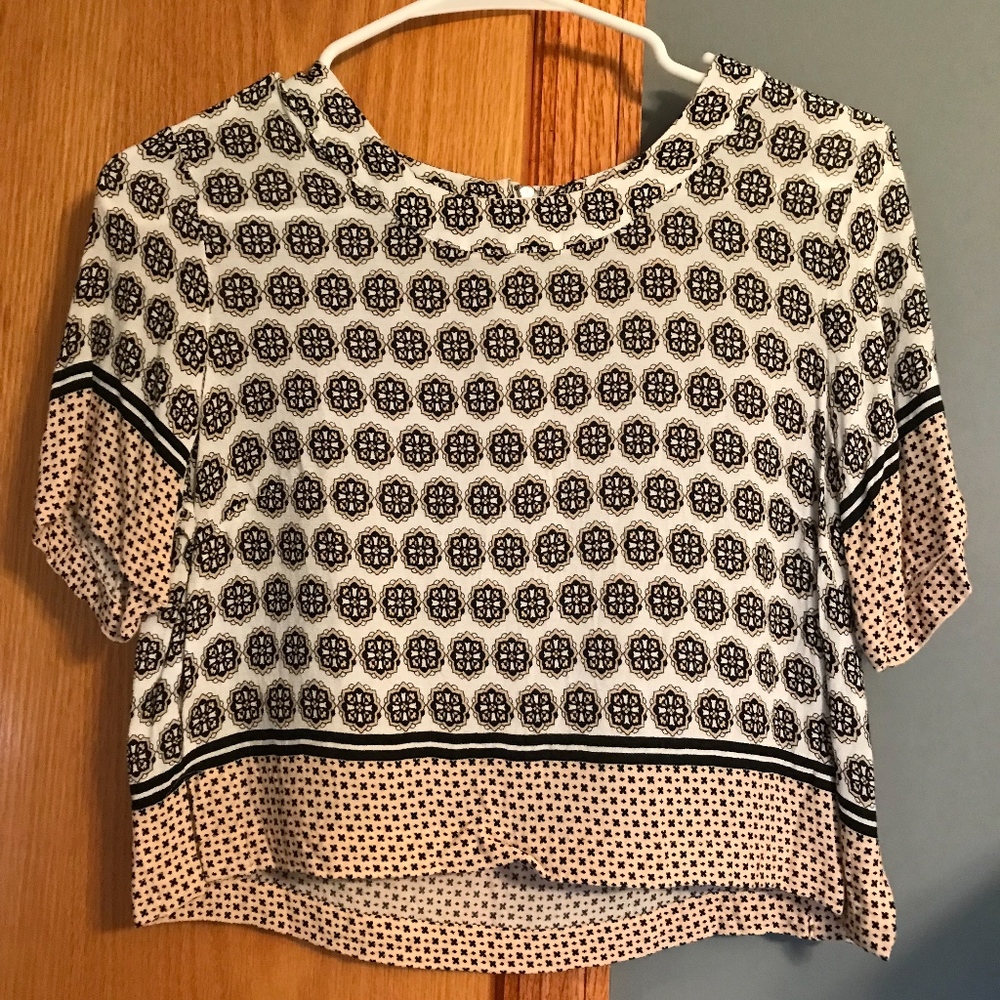 Lightweight patterned top